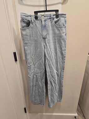 Levis High Waisted Straight